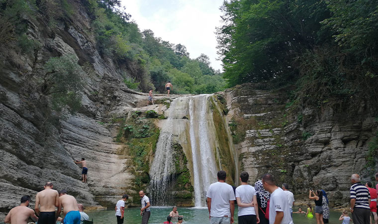 Samsun Gölalan Şelalesi : Doğa ve adrenalin tutkunlarının adresi