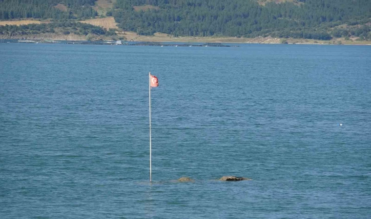 2 yıl önce yürünebilen yerde şimdi balık avlanıyor