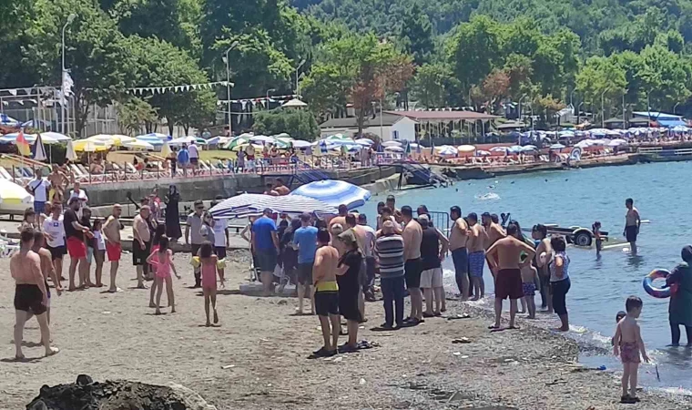 Plajda boğulma tehlikesi geçirdi