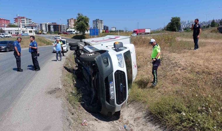 Samsun'da Türk Kızılay kan toplama aracı devrildi: 1 yaralı