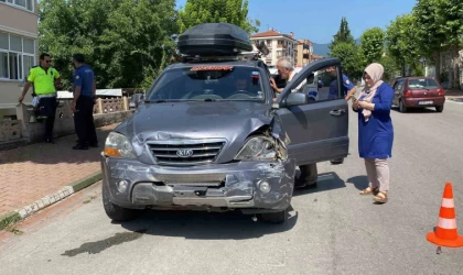 Karabük’te trafik kazası: 1’i ağır 3 yaralı