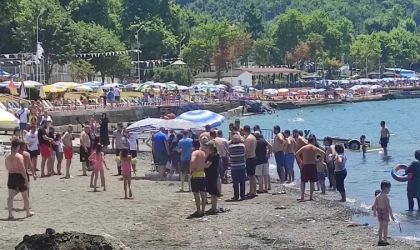 Plajda boğulma tehlikesi geçirdi