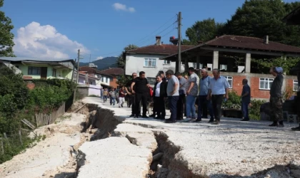 Sel sularının yuttuğu yolda inceleme