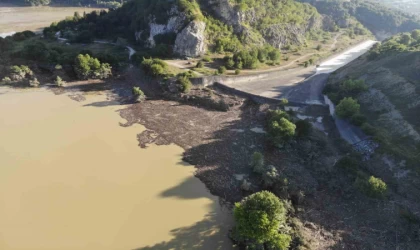 Su seviyesi tarihi zirveye ulaşan Hasanlar Barajı havadan görüntülendi