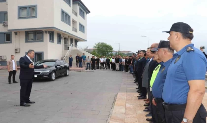 Erzurum’a atanan emniyet müdürü alkışlarla ve konvoyla uğurlandı