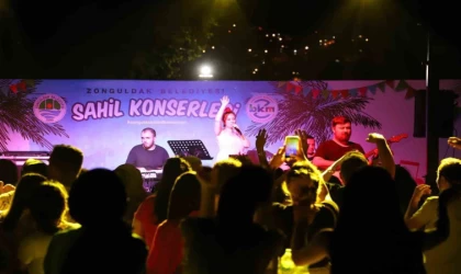 Sahil konserleri yoğun katılım altında başladı