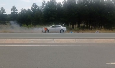 Serinlemek için denize giderken alevlerin içinde kalmaktan son anda kurtuldular