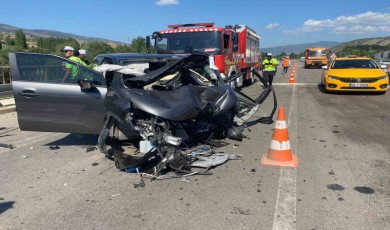 Trafik kazası; 1 kişi öldü, 1 kişi ağır yaralandı