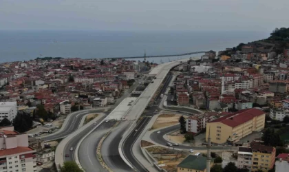 Türkiye’nin en maliyetli şehir içi yollarından Kanuni Bulvarı son şeklini almaya başladı